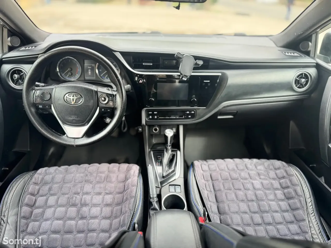 Toyota Corolla 2017 · 1.8 AT