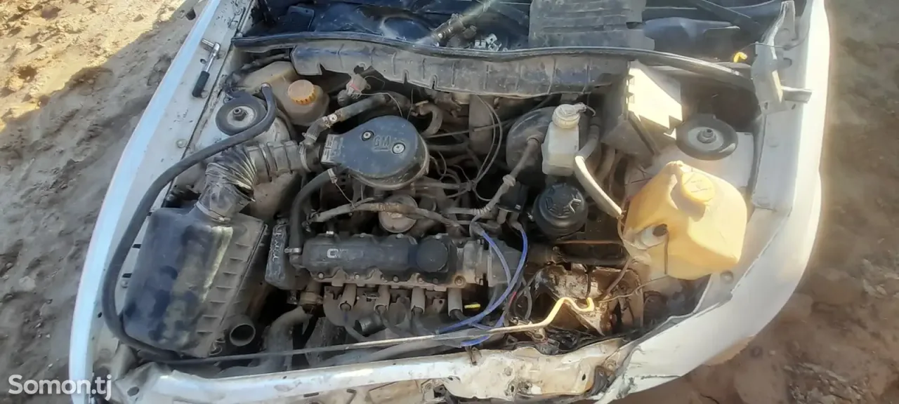 Opel Vectra A 1990 · 1.6 MT