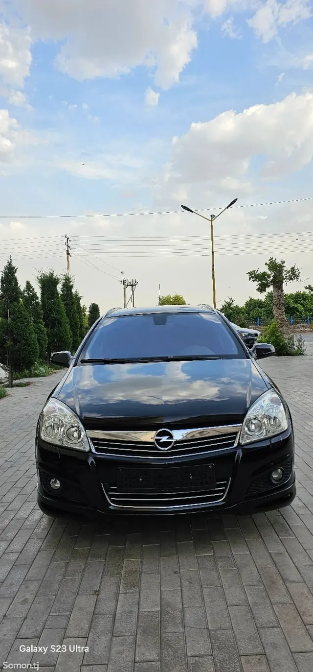 Opel Astra H 2008 · 1.6 MT