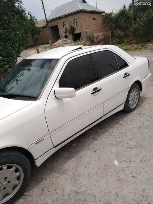 Mercedes-Benz C class 1994 · 1.8 MT