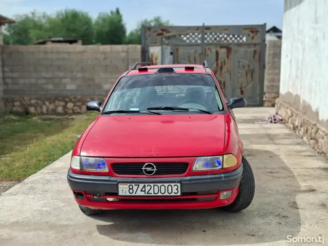 Opel Astra F 1995 · 1.6 MT