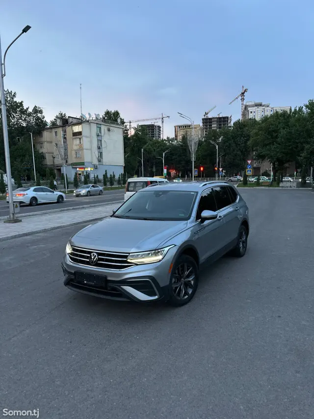 Volkswagen Tiguan 2023 · 2.0 AT