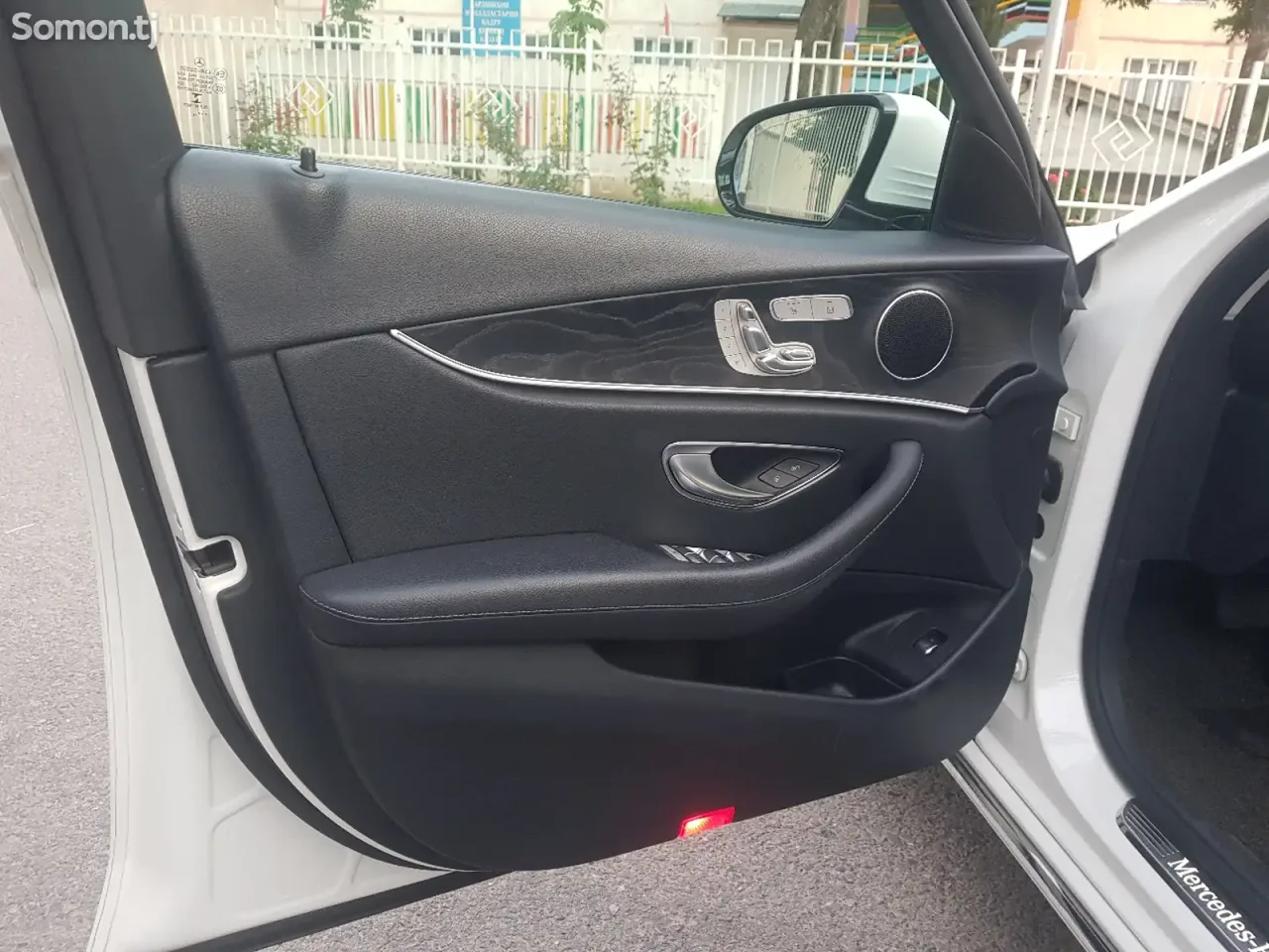 Mercedes-Benz E class 2018 · 2.2 AT