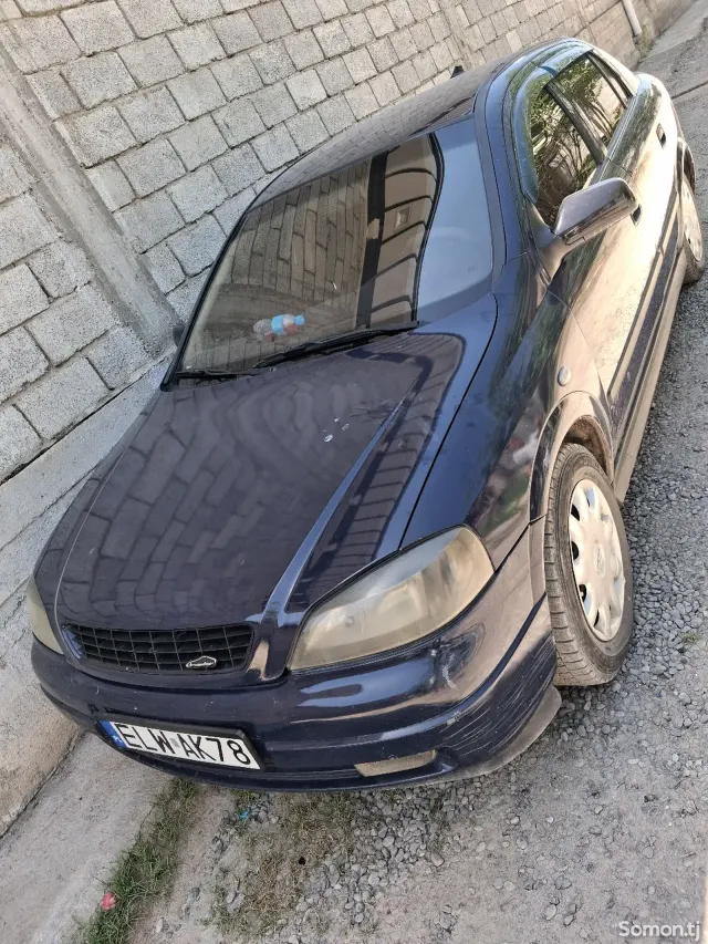 Opel Astra G 2001 · 1.6 MT