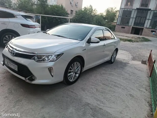 Toyota Camry 2015 · 2.5 AT