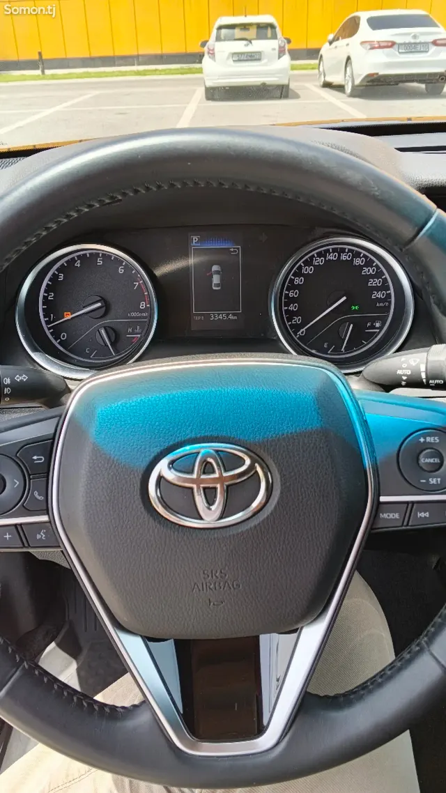Toyota Camry 2021 · 2.5 AT