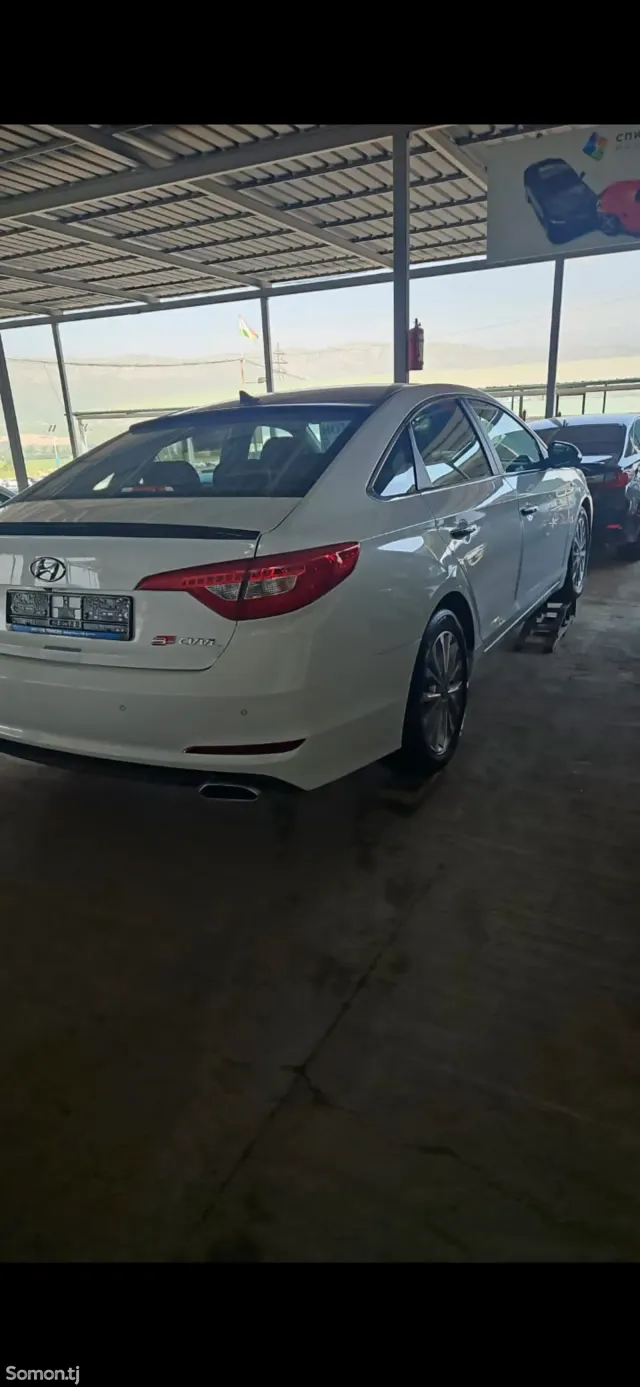 Hyundai Sonata 2015 · 2.0 AT