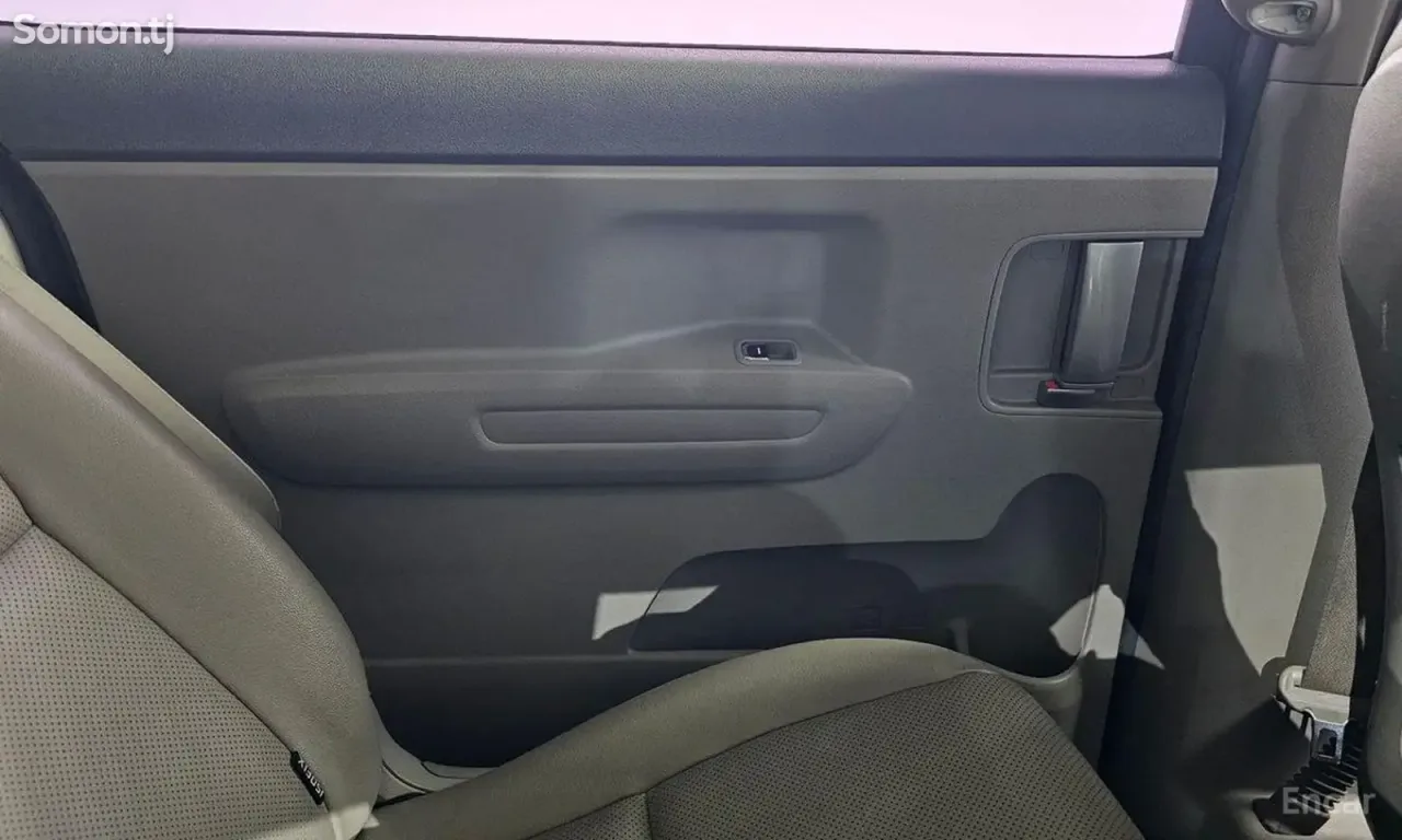 Kia Carnival 2016 · 2.2 AT