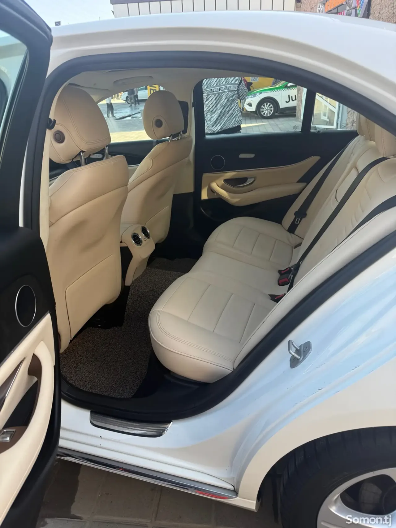Mercedes-Benz E class 2016 · 2.0 AT