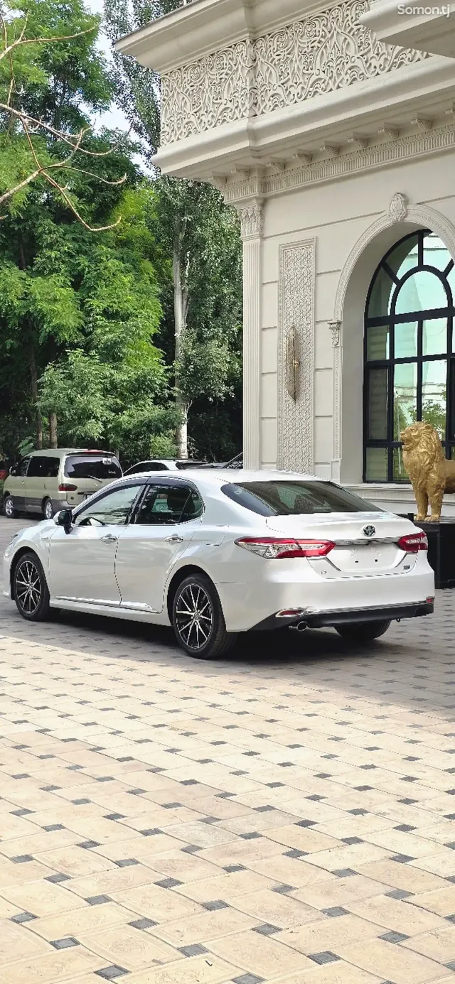 Toyota Camry 2018 · 2.5 AT