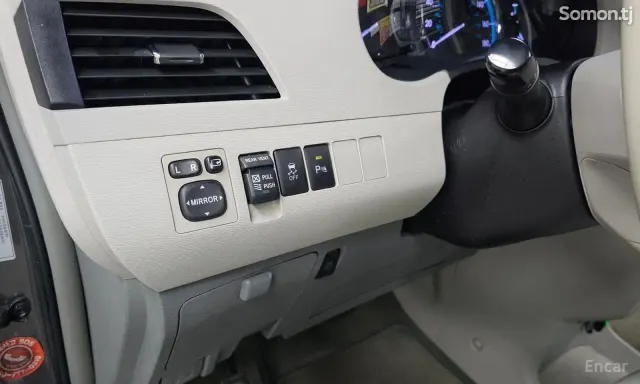 Toyota Sienna 2014 · 3.5 AT