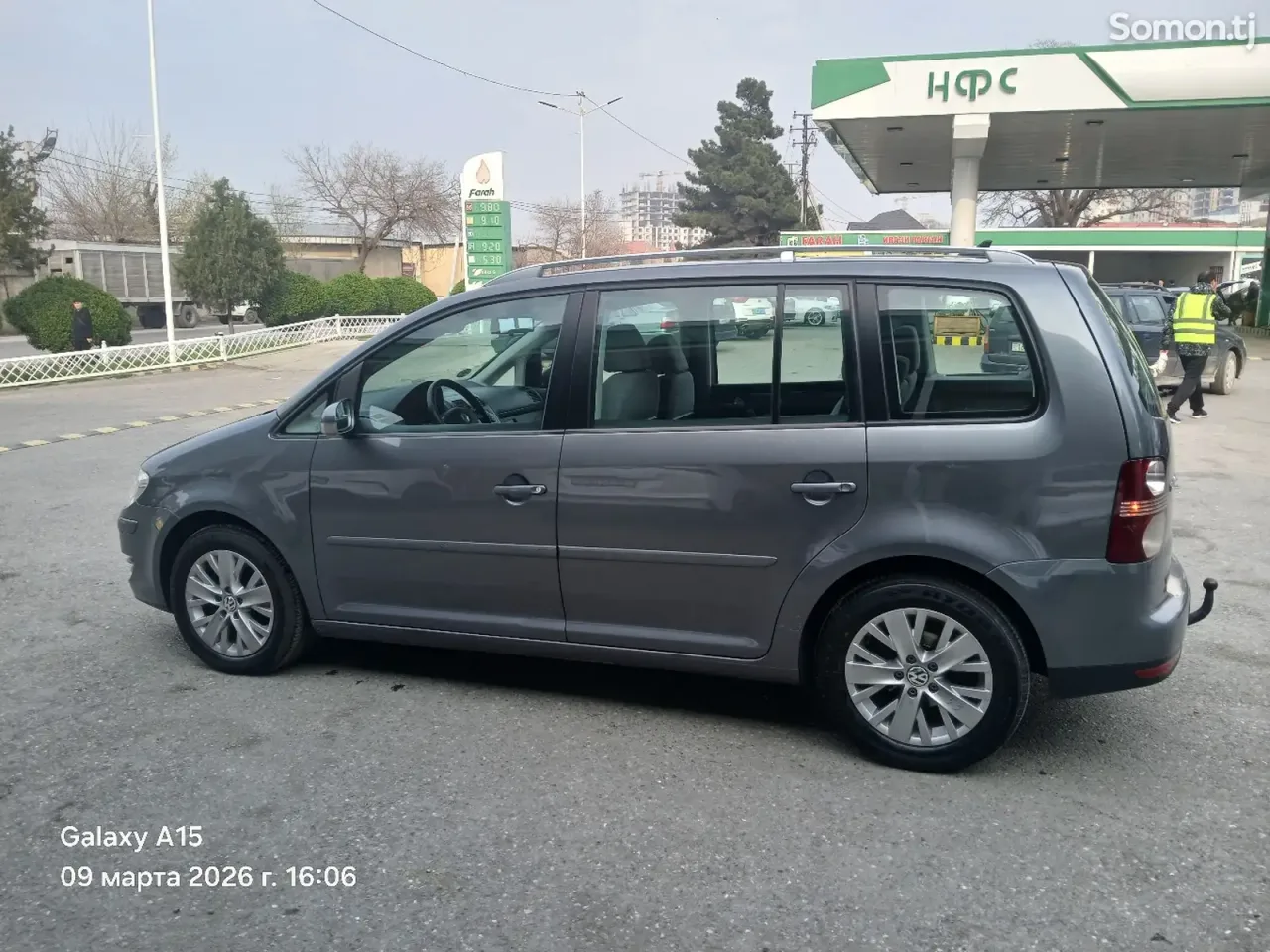 Volkswagen Touran 2008 · 1.4 AT