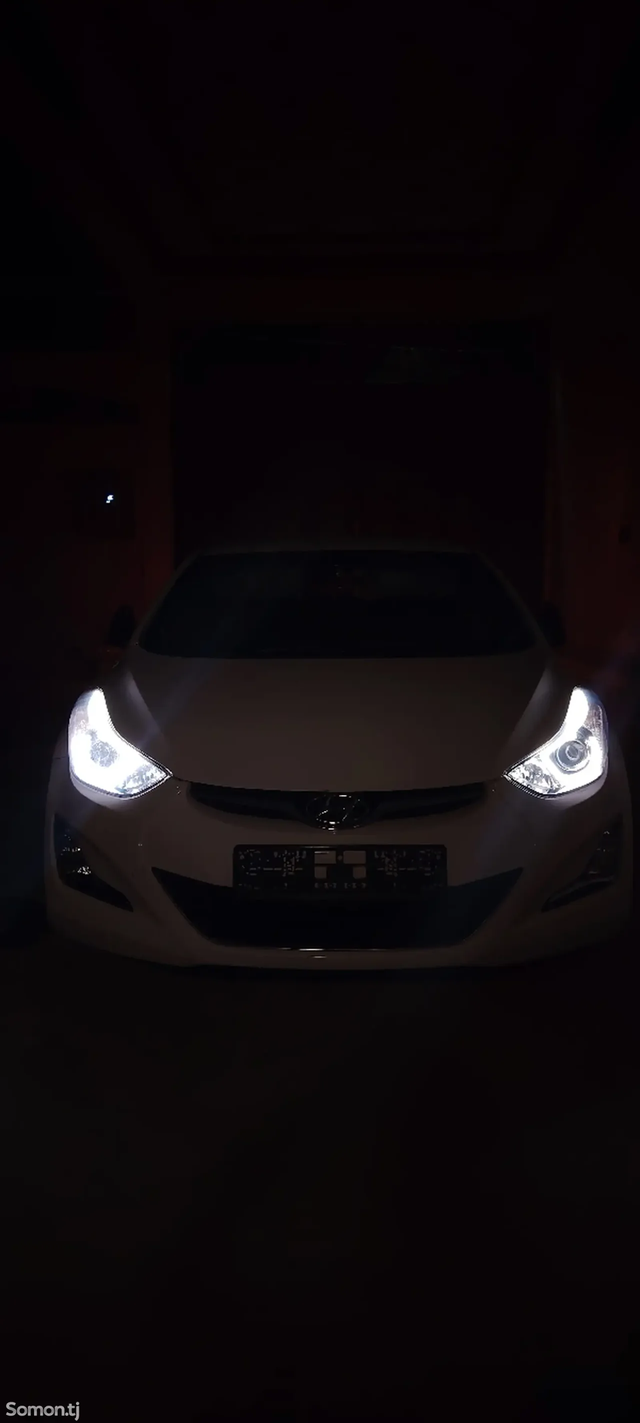 Hyundai Avante 2014 · 1.6 AT