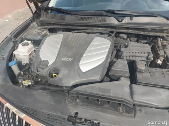 Hyundai Grandeur 2015 · 3.0 AT