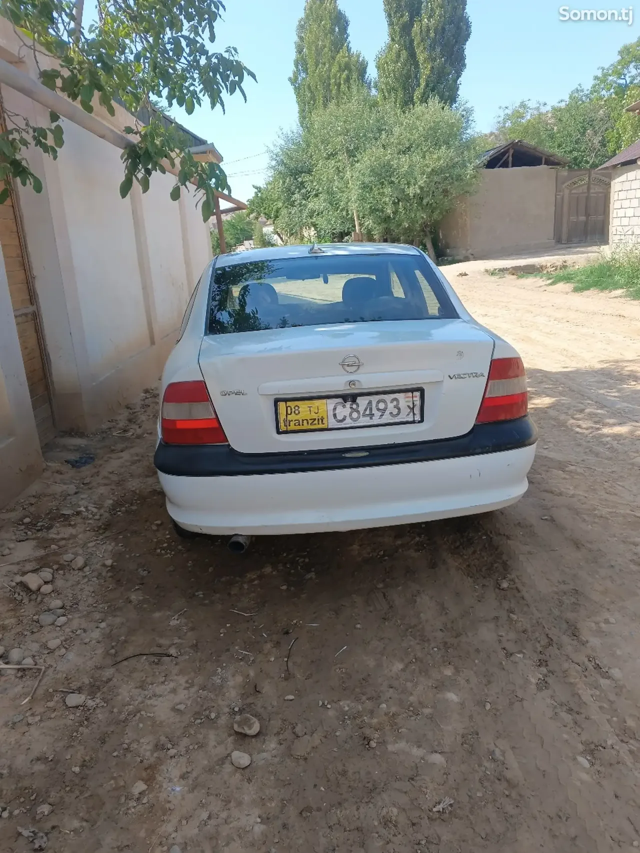 Opel Vectra B 1996 · 1.6 MT