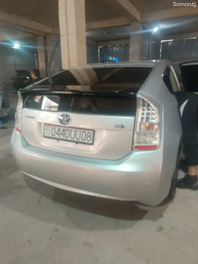 Toyota Prius 2011 · 1.6 AMT