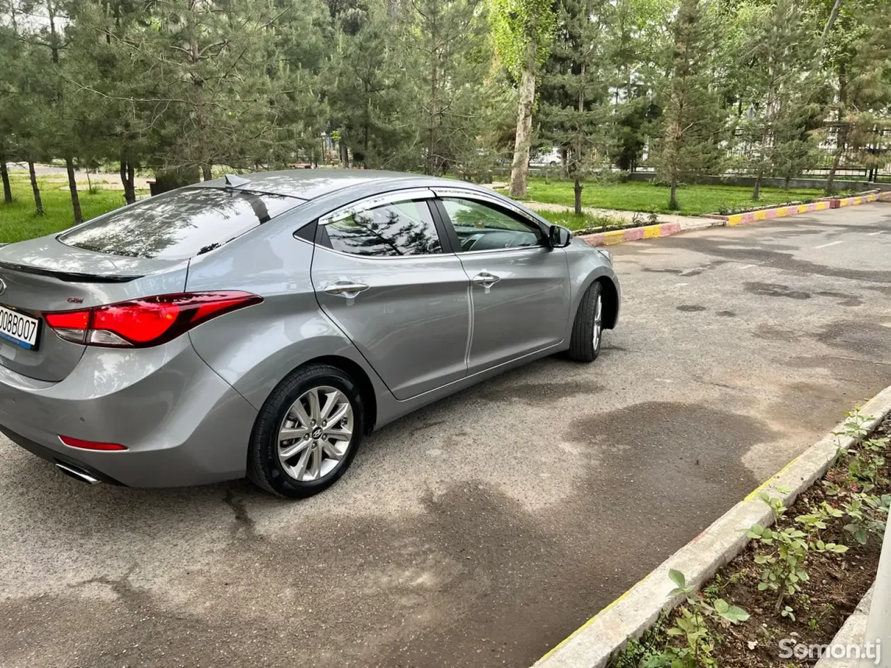 Hyundai Avante 2015 · 1.6 AT