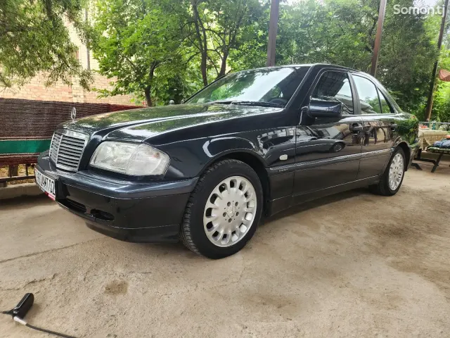 Mercedes-Benz C class 1999 · 2.2 MT
