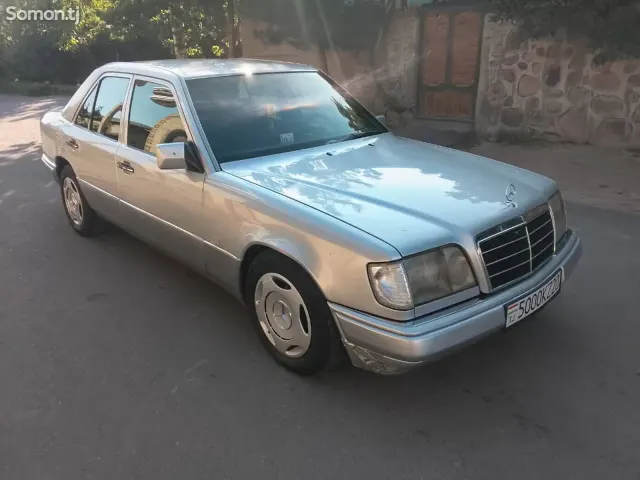 Mercedes-Benz W124 1995 · 2.2 MT