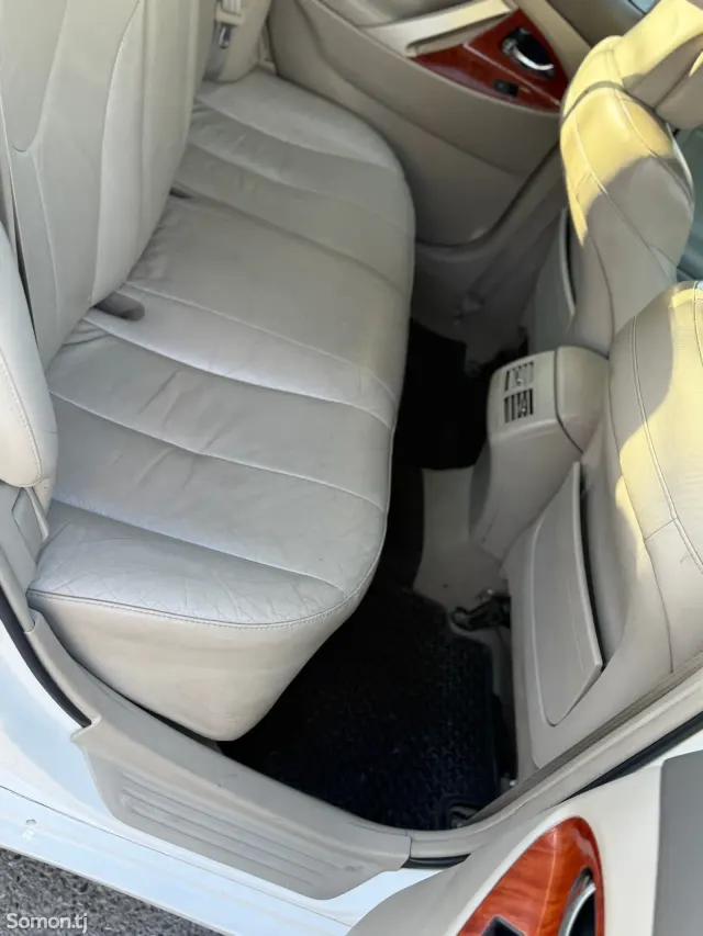 Toyota Camry 2011 · 3.5 AT