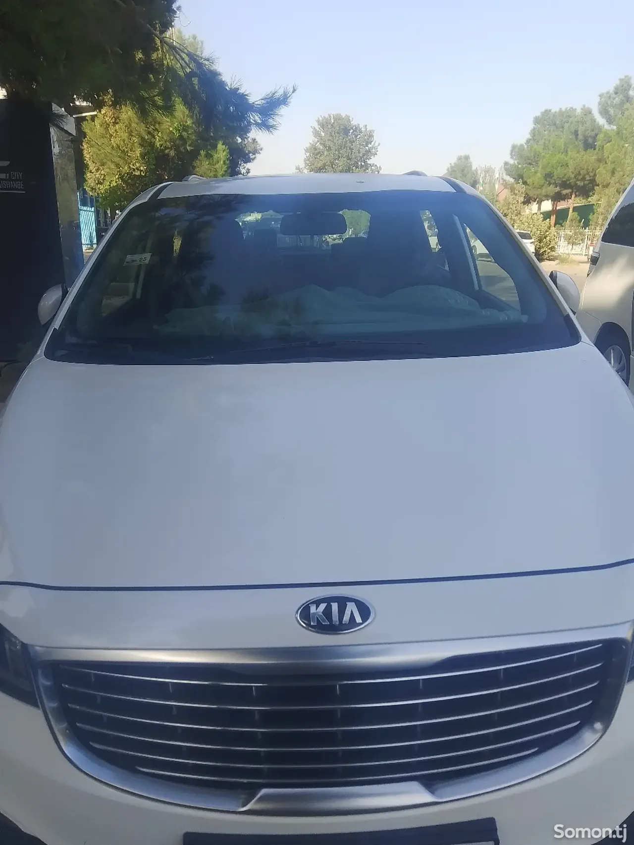 Kia Carnival 2015 · 2.2 AT