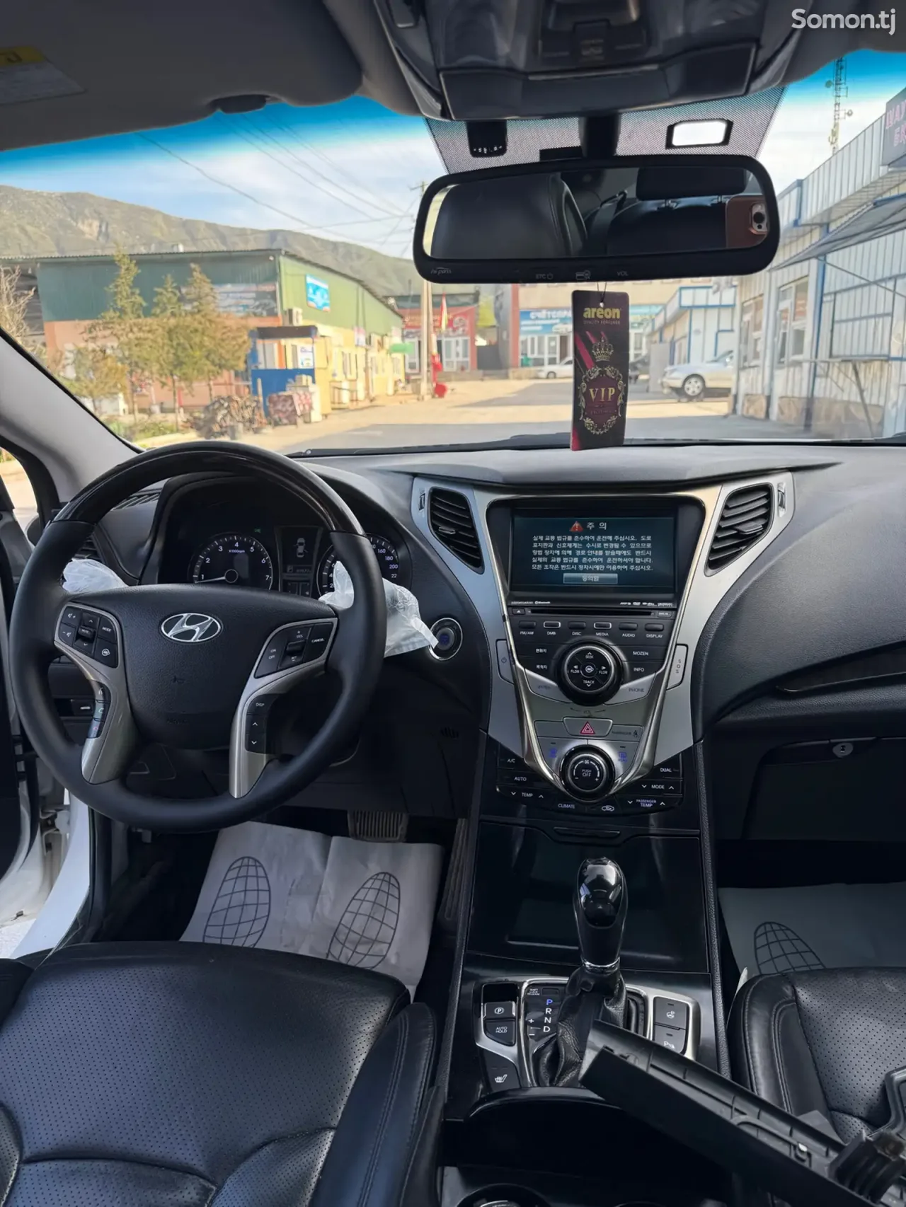 Hyundai Grandeur 2012 · 2.4 AT