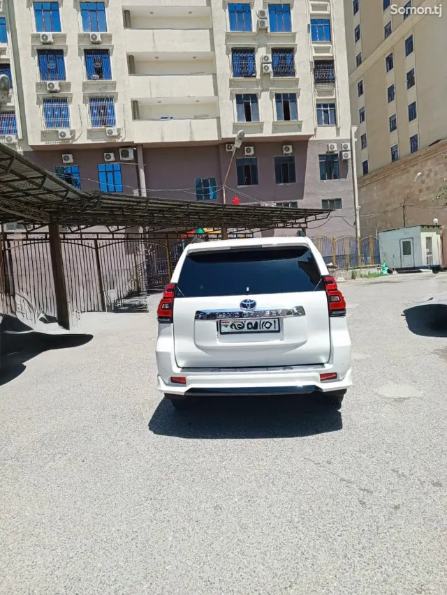 Toyota Land Cruiser Prado 2023 · 3.0 AT
