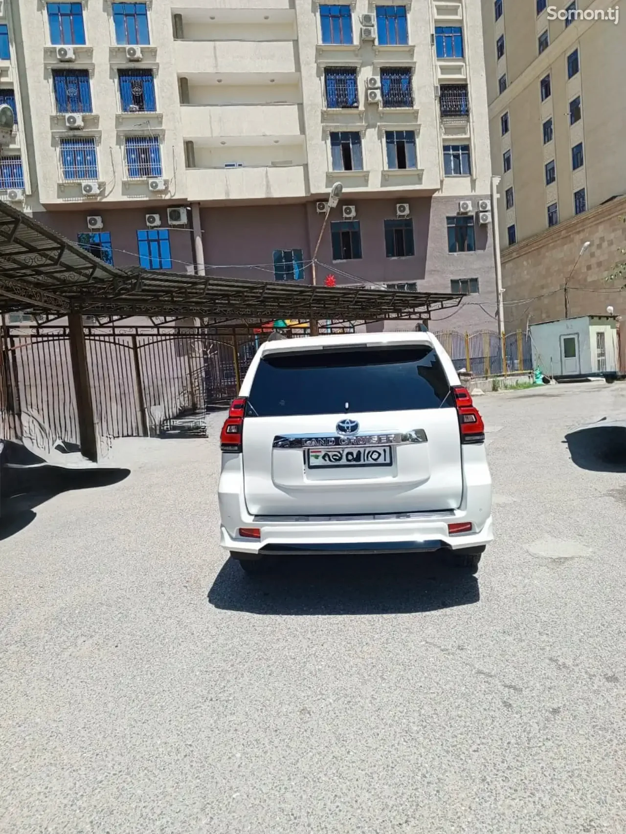 Toyota Land Cruiser Prado 2023 · 3.0 AT