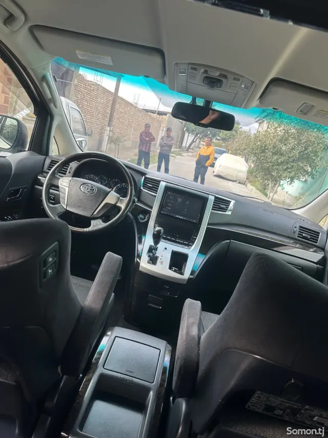 Toyota Vellfire 2014 · 2.4 AT