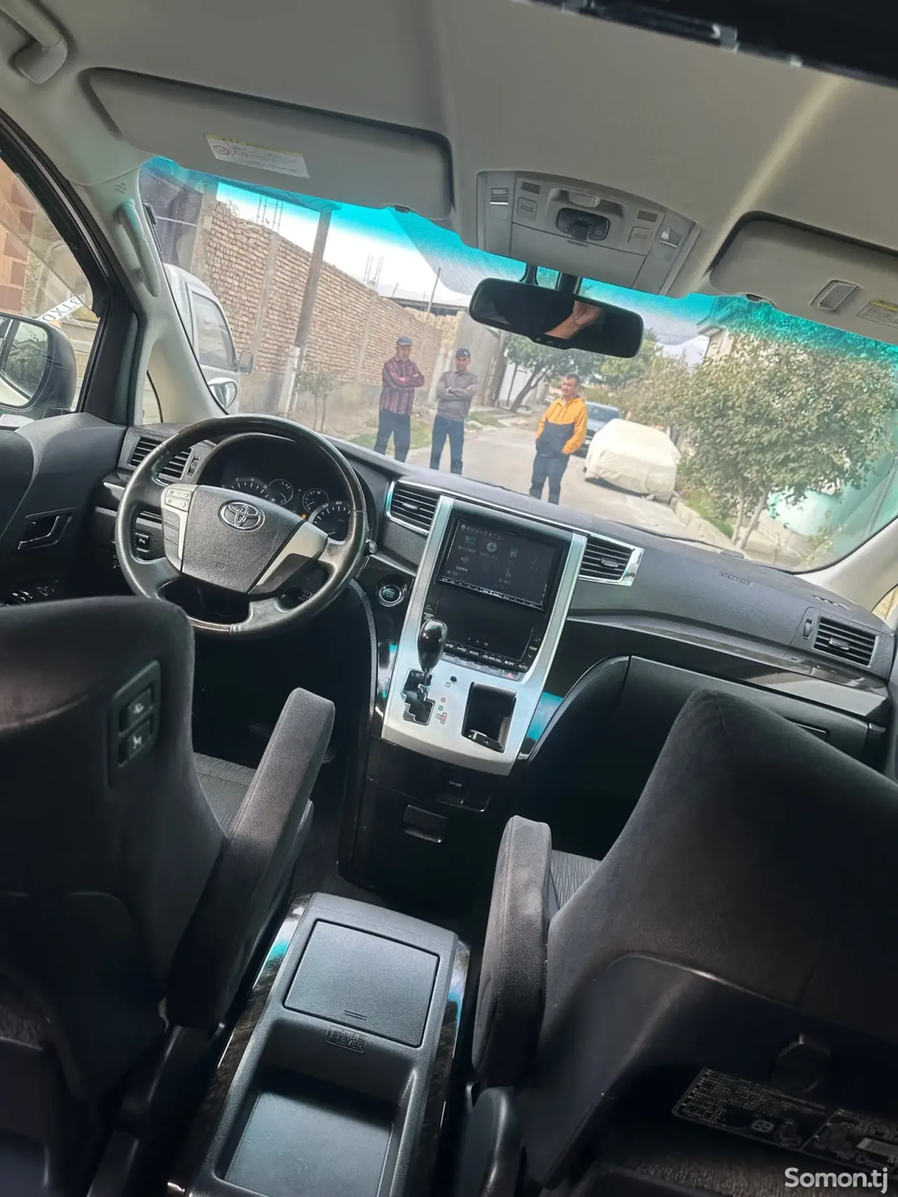 Toyota Vellfire 2014 · 2.4 AT