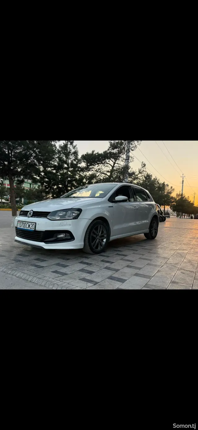 Volkswagen Polo 2015 · 1.4 AT