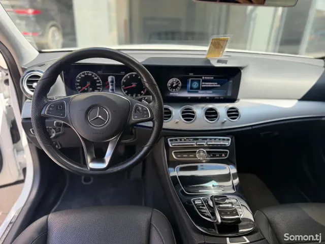 Mercedes-Benz E class 2016 · 3.0 AT