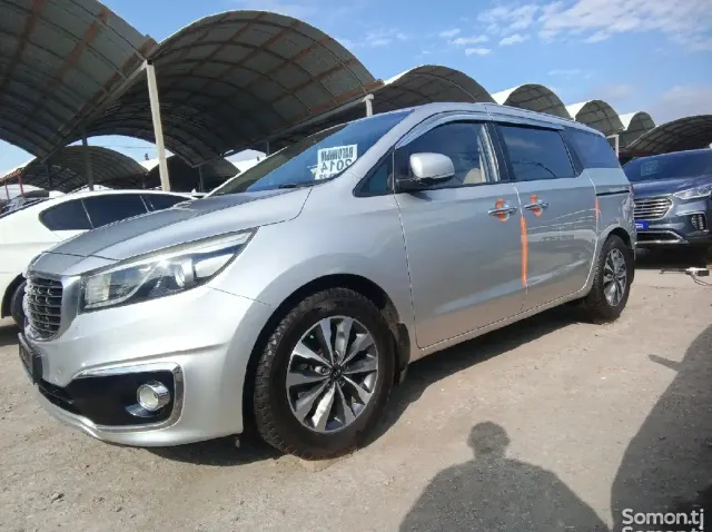 Kia Carnival 2014 · 2.2 AT