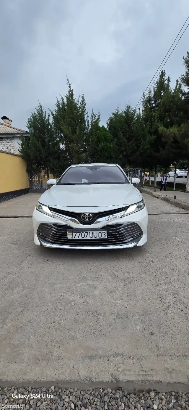Toyota Camry 2018 · 2.5 AT