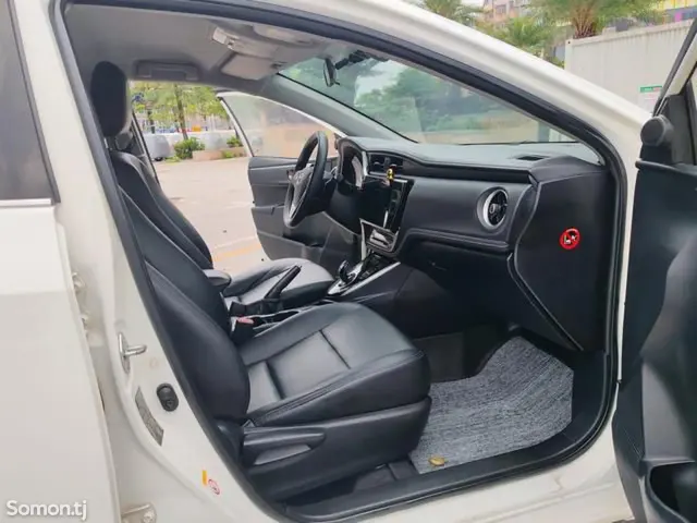 Toyota Corolla 2017 · 1.8 AT