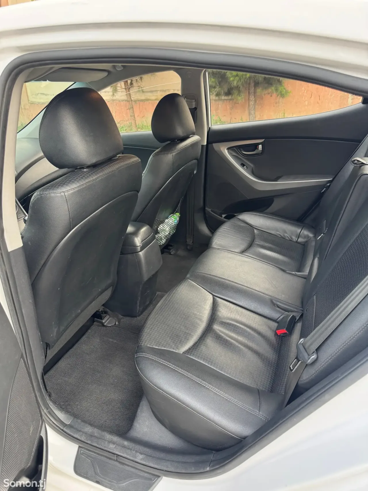 Hyundai Avante 2015 · 1.6 AT