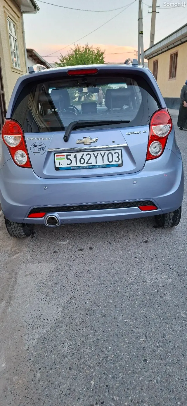 Chevrolet Spark 2014 · 1.1 AT