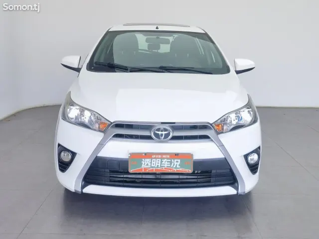 Toyota Yaris 2015 · AT