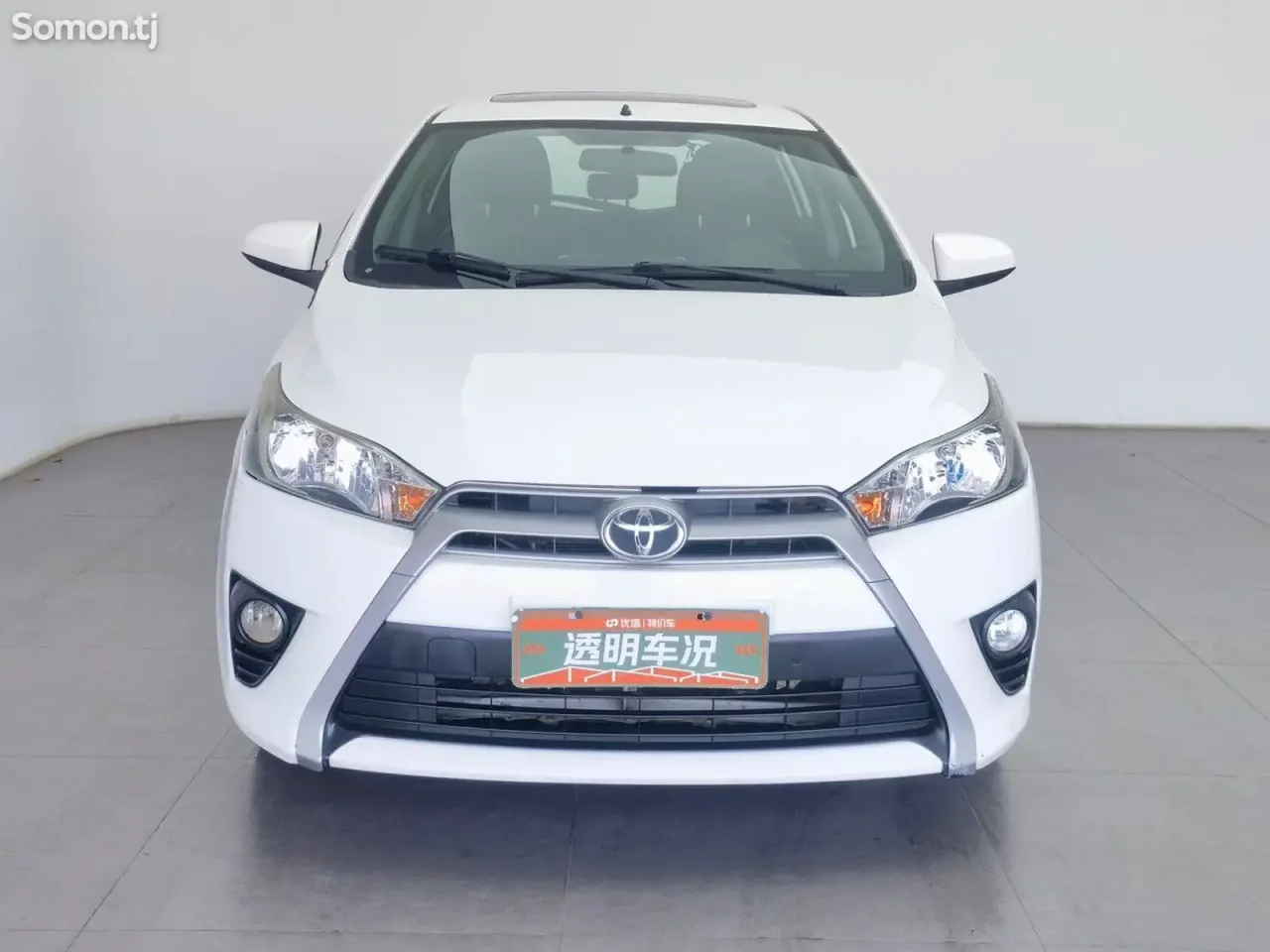 Toyota Yaris 2015 · AT