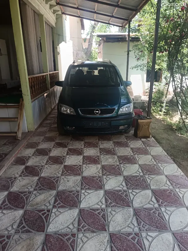 Opel Zafira 2000 · 1.8 MT