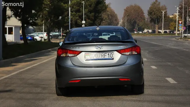 Hyundai Avante 2011 · 1.6 AT