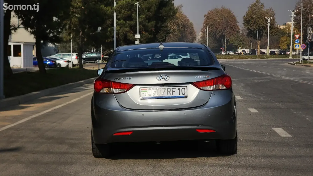 Hyundai Avante 2011 · 1.6 AT