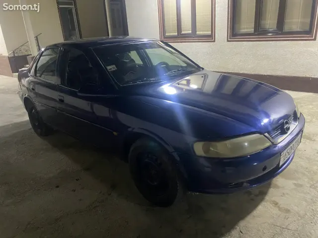 Opel Vectra B 1996 · 1.6 MT