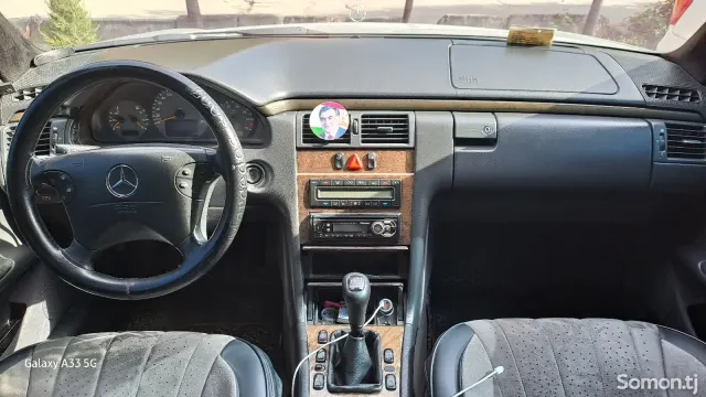 Mercedes-Benz E class 2000 · 2.3 MT