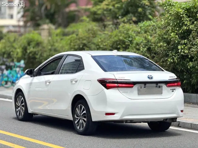 Toyota Corolla 2019 · 1.8 MT