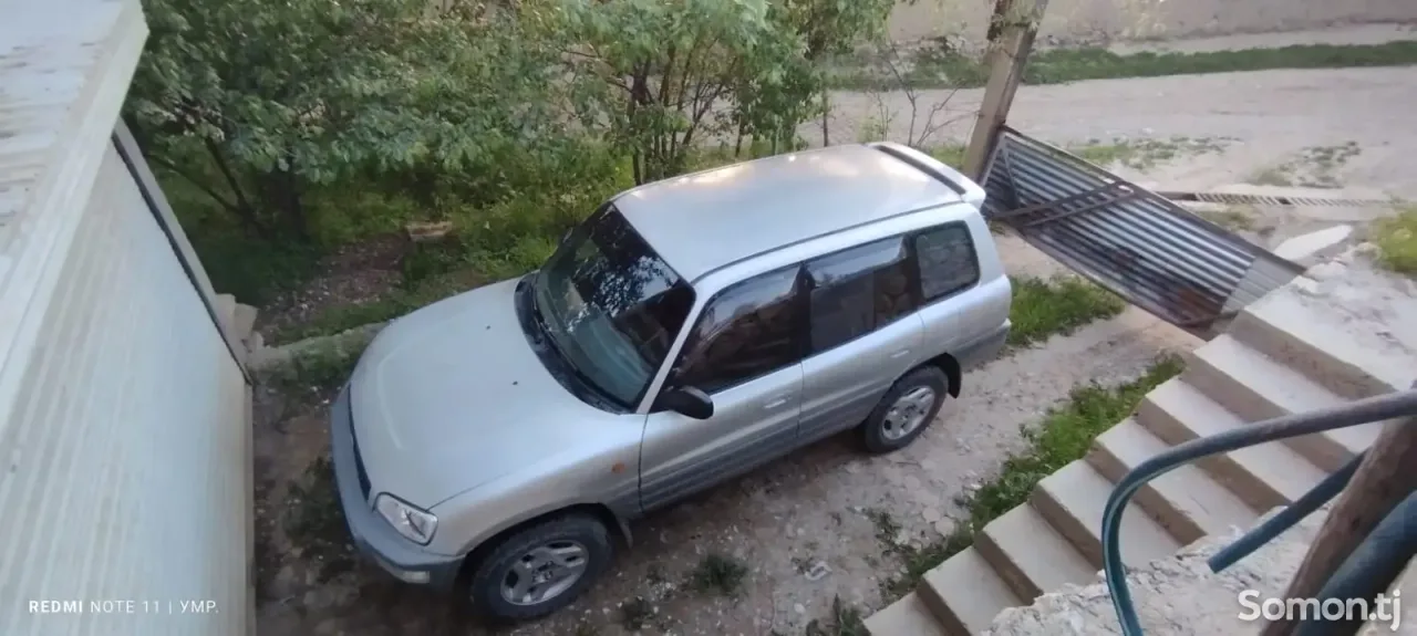 Toyota RAV 4 1998 · 2.2 AT