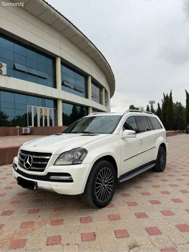 Mercedes-Benz GLS 2012 · 3.5 AT