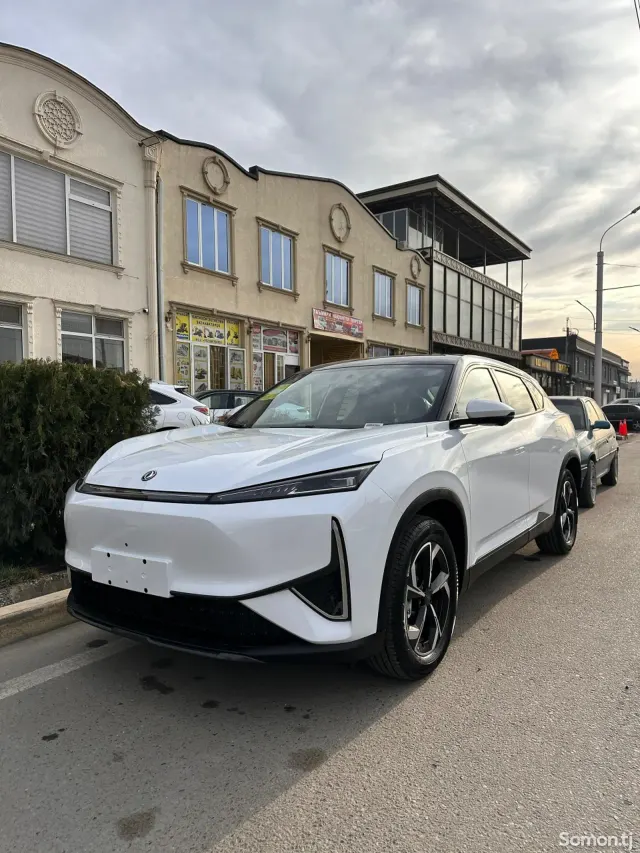 Dongfeng L7 2025 · AT