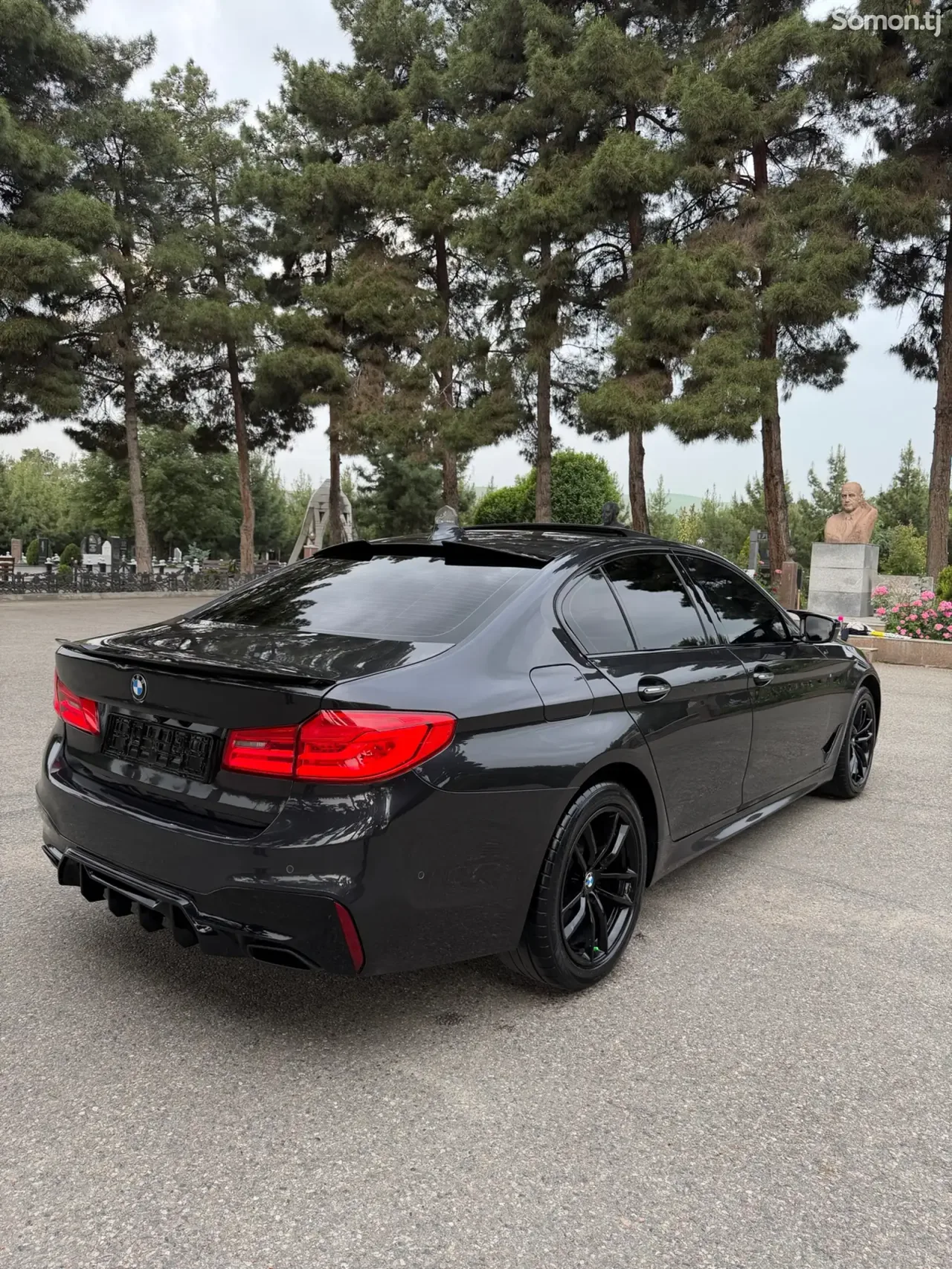 BMW 5 series 2017 · AT