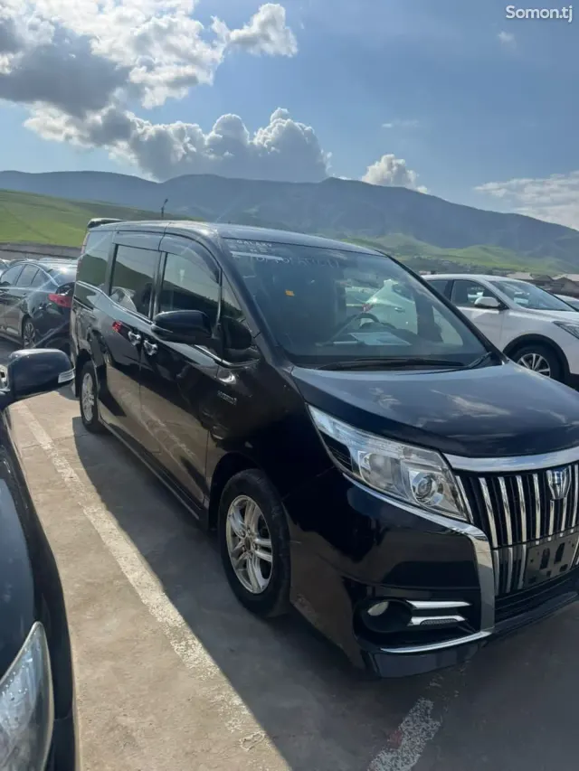 Toyota Voxy 2015 · 1.8 AT